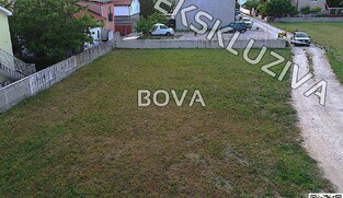 Građevinsko zemlji&scaron;te 940 m2 &ndash; Vrsi *Odlična lokacija* (ID-2602/A)