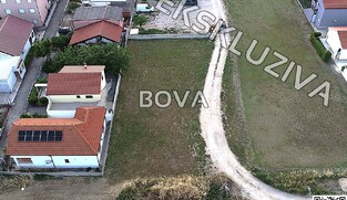 Građevinsko zemlji&scaron;te 940 m2 &ndash; Vrsi *Odlična lokacija* (ID-2602/A)