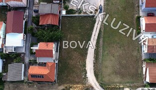 Građevinsko zemlji&scaron;te 940 m2 &ndash; Vrsi *Odlična lokacija* (ID-2602/A)