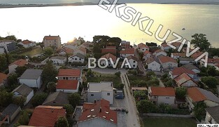 Građevinsko zemlji&scaron;te 940 m2 &ndash; Vrsi *Odlična lokacija* (ID-2602/A)